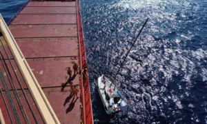 Marinha coordena resgate de tripulante de veleiro ao largo de Caminha